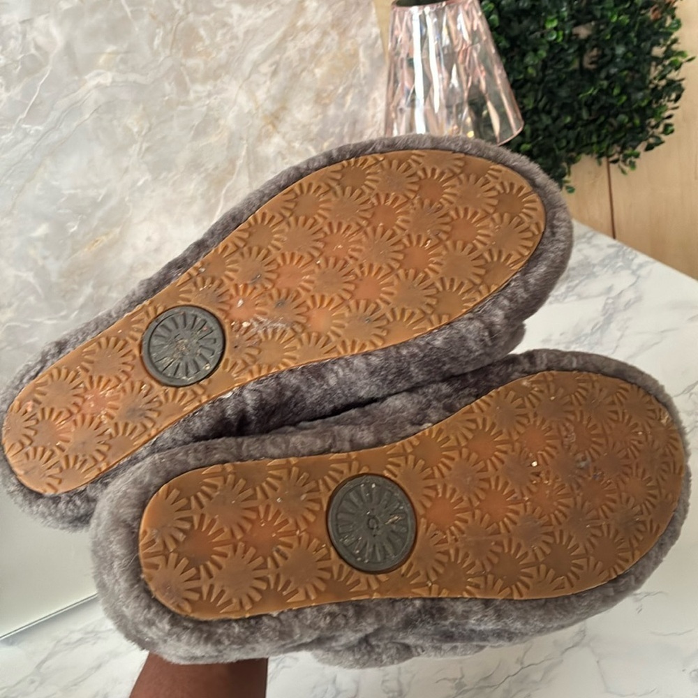 UGG® Fluffy Yeah Slide - Picture 11 of 12
